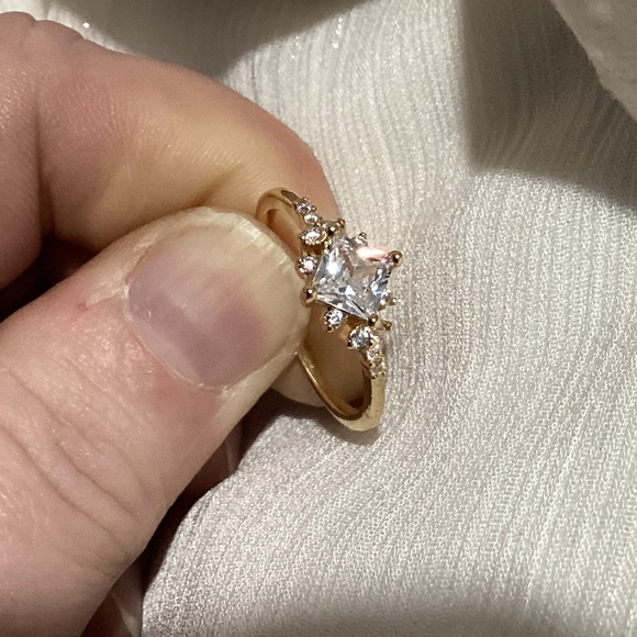 🌸Elegant Vintage or Antique Style Princess Cut Petite Cz Diamond band - Picture 12 of 16